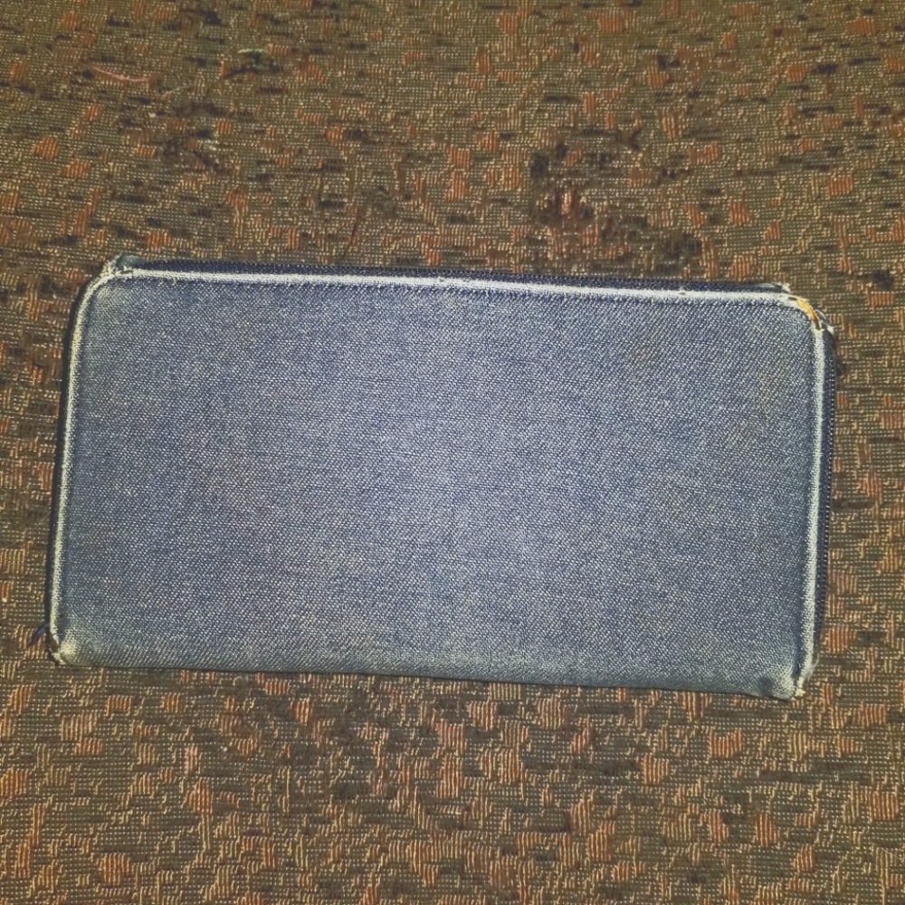 Kate Spade Wallet - Picture 4 of 5